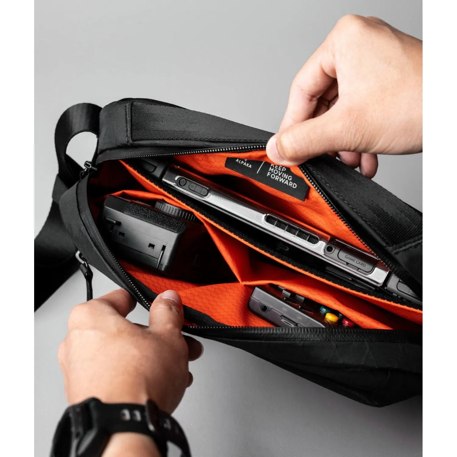 V2.0 Compact ALPAKA Go Sling Mini - Ideal for On-The-Go Lifestyle