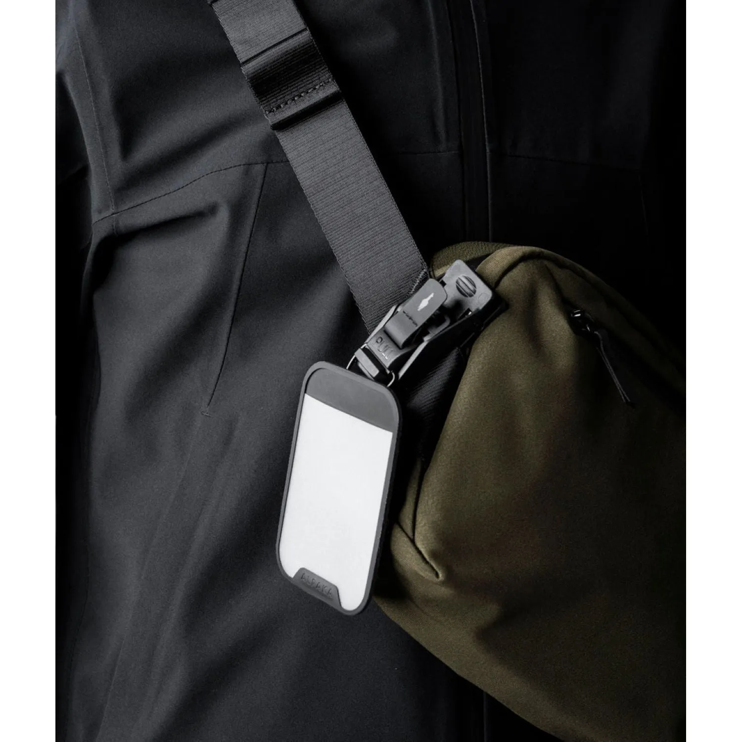 V2.0 Compact ALPAKA Go Sling Mini - Ideal for On-The-Go Lifestyle