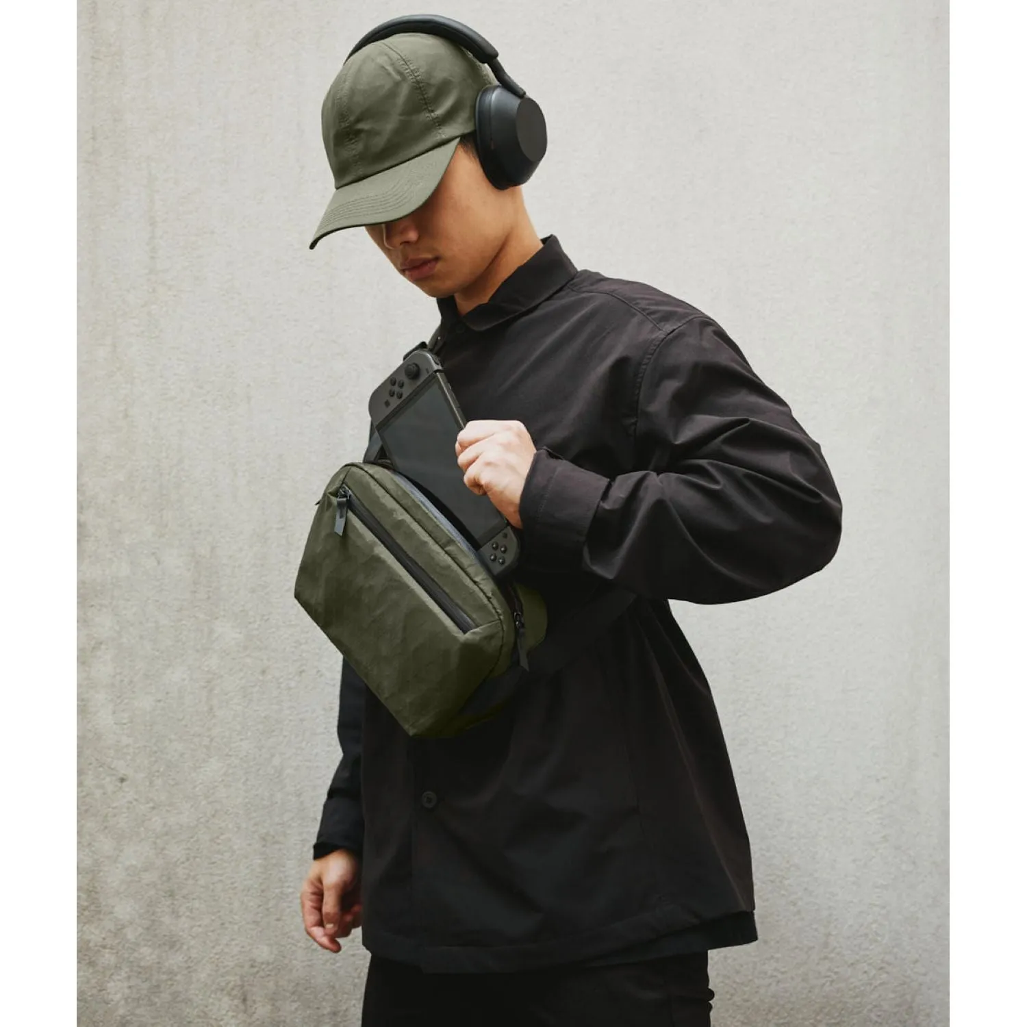 V2.0 Compact ALPAKA Go Sling Mini - Ideal for On-The-Go Lifestyle