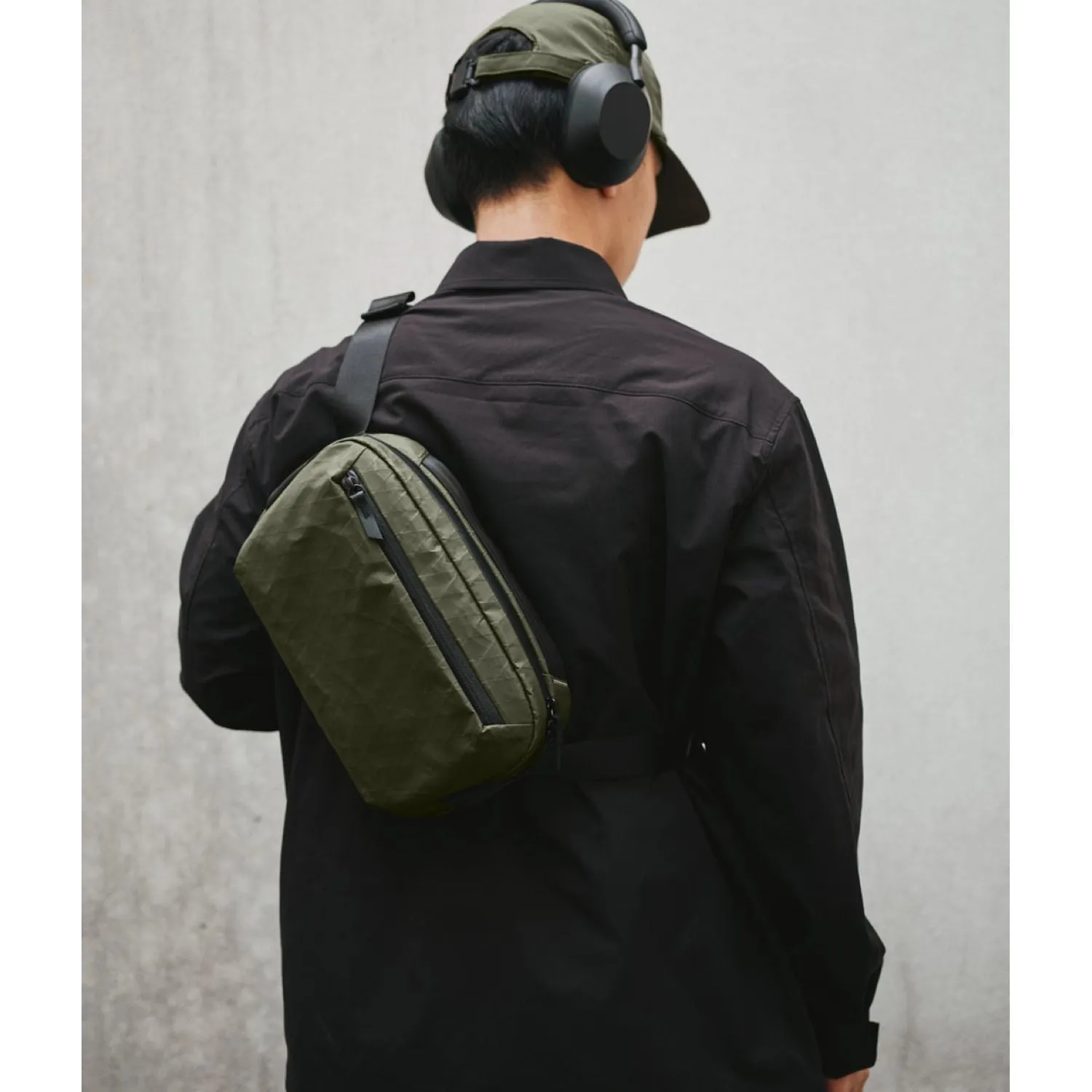 V2.0 Compact ALPAKA Go Sling Mini - Ideal for On-The-Go Lifestyle