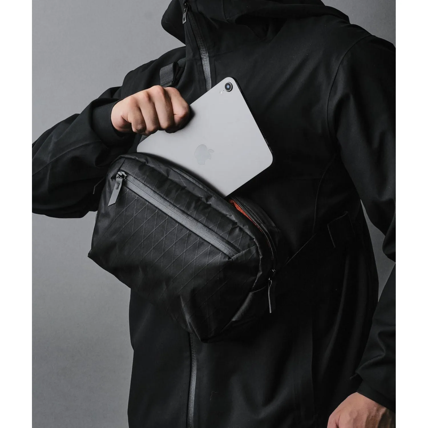 V2.0 Compact ALPAKA Go Sling Mini - Ideal for On-The-Go Lifestyle