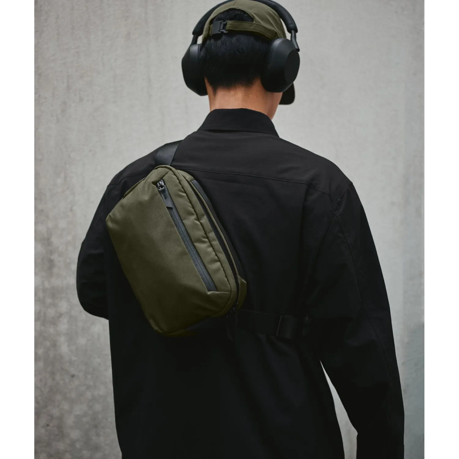 V2.0 Compact ALPAKA Go Sling Mini - Ideal for On-The-Go Lifestyle