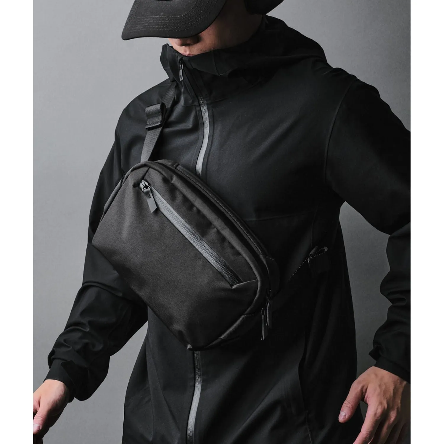 V2.0 Compact ALPAKA Go Sling Mini - Ideal for On-The-Go Lifestyle
