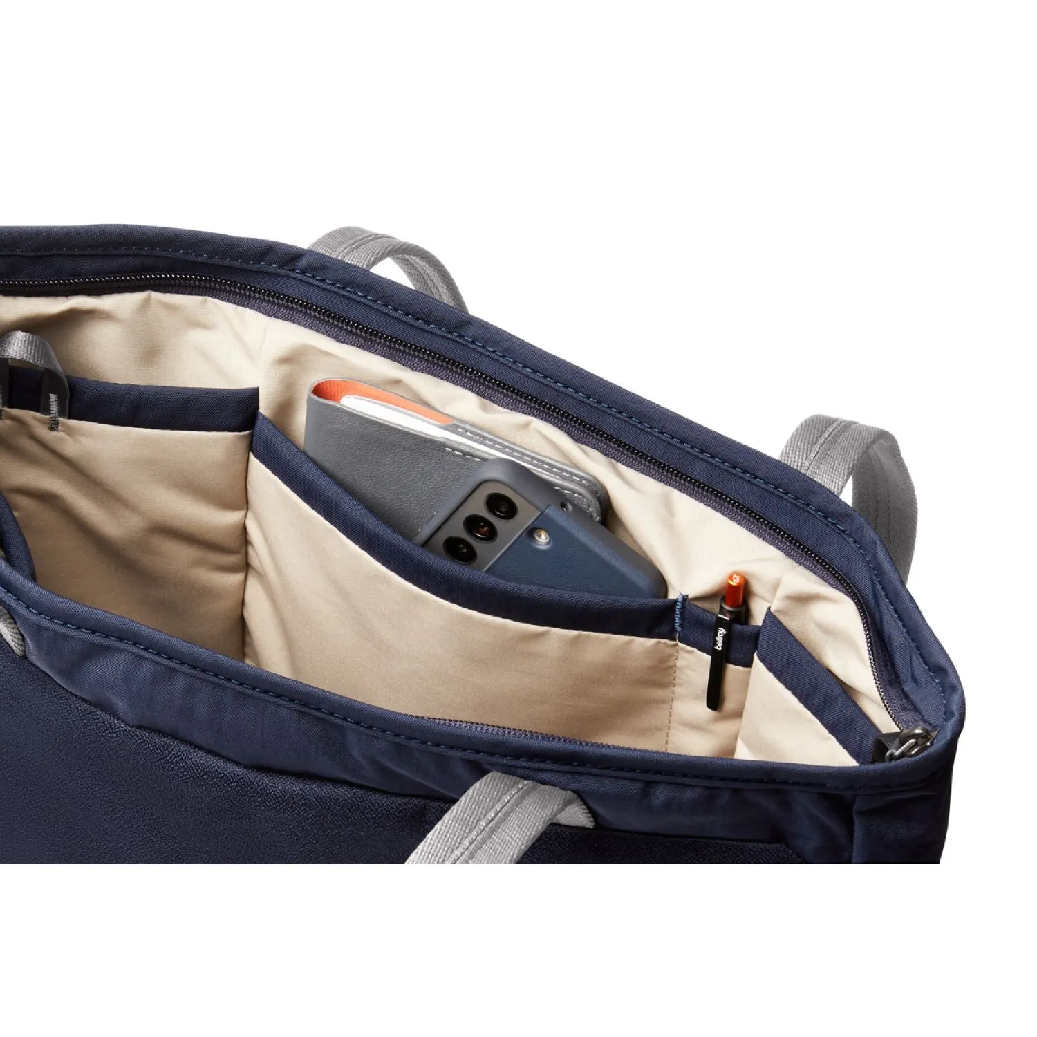 Compact Bellroy Tokyo Tote - Stylish and Functional Everyday Bag