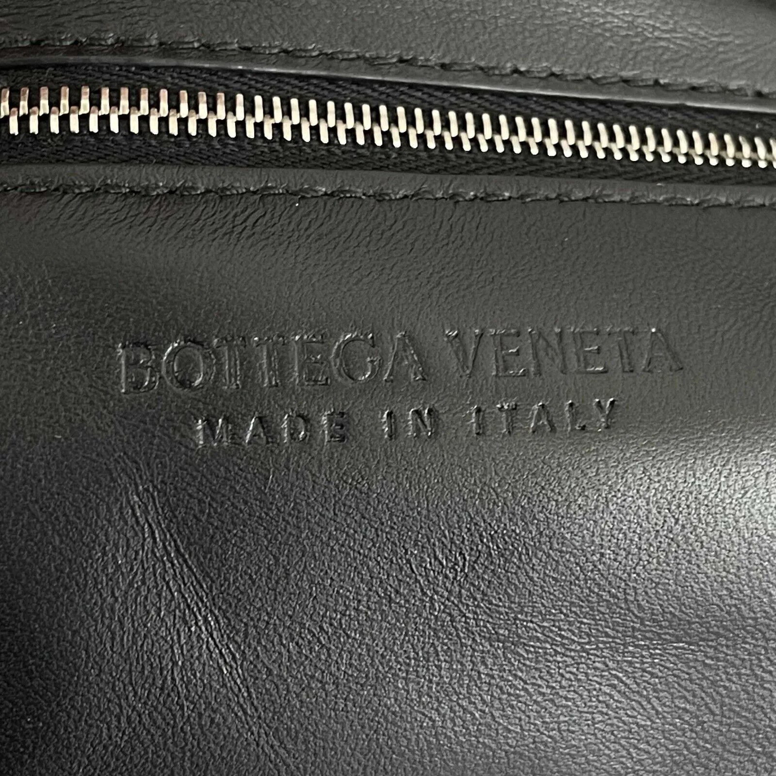 Bottega Veneta Black Chain Cassette Padded Crossbody and Shoulder Bag - Elegant Luxury Accessory