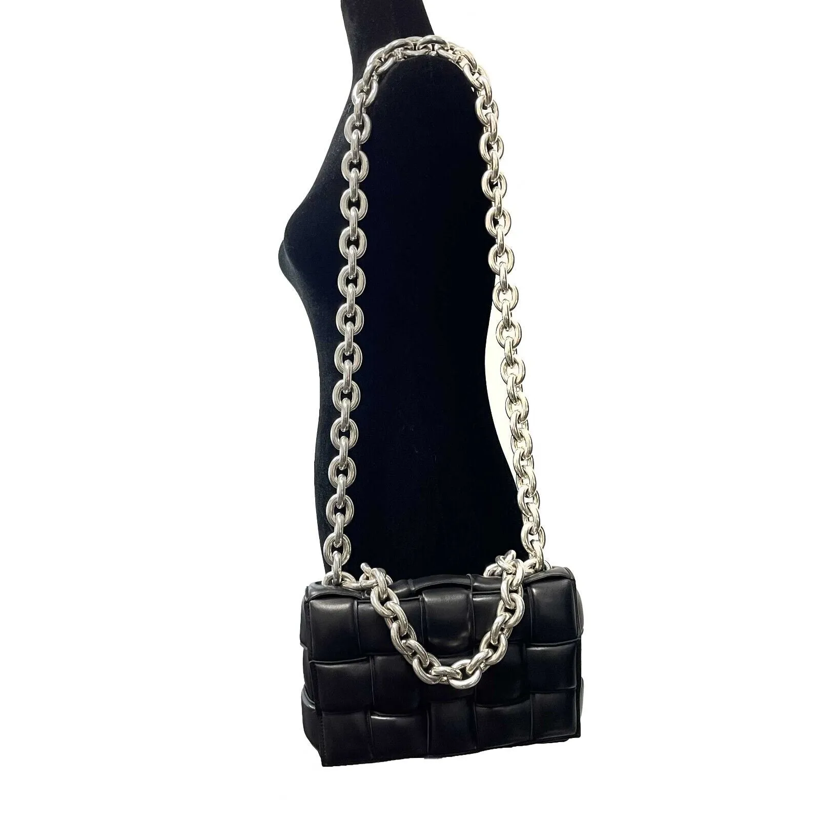 Bottega Veneta Black Chain Cassette Padded Crossbody and Shoulder Bag - Elegant Luxury Accessory