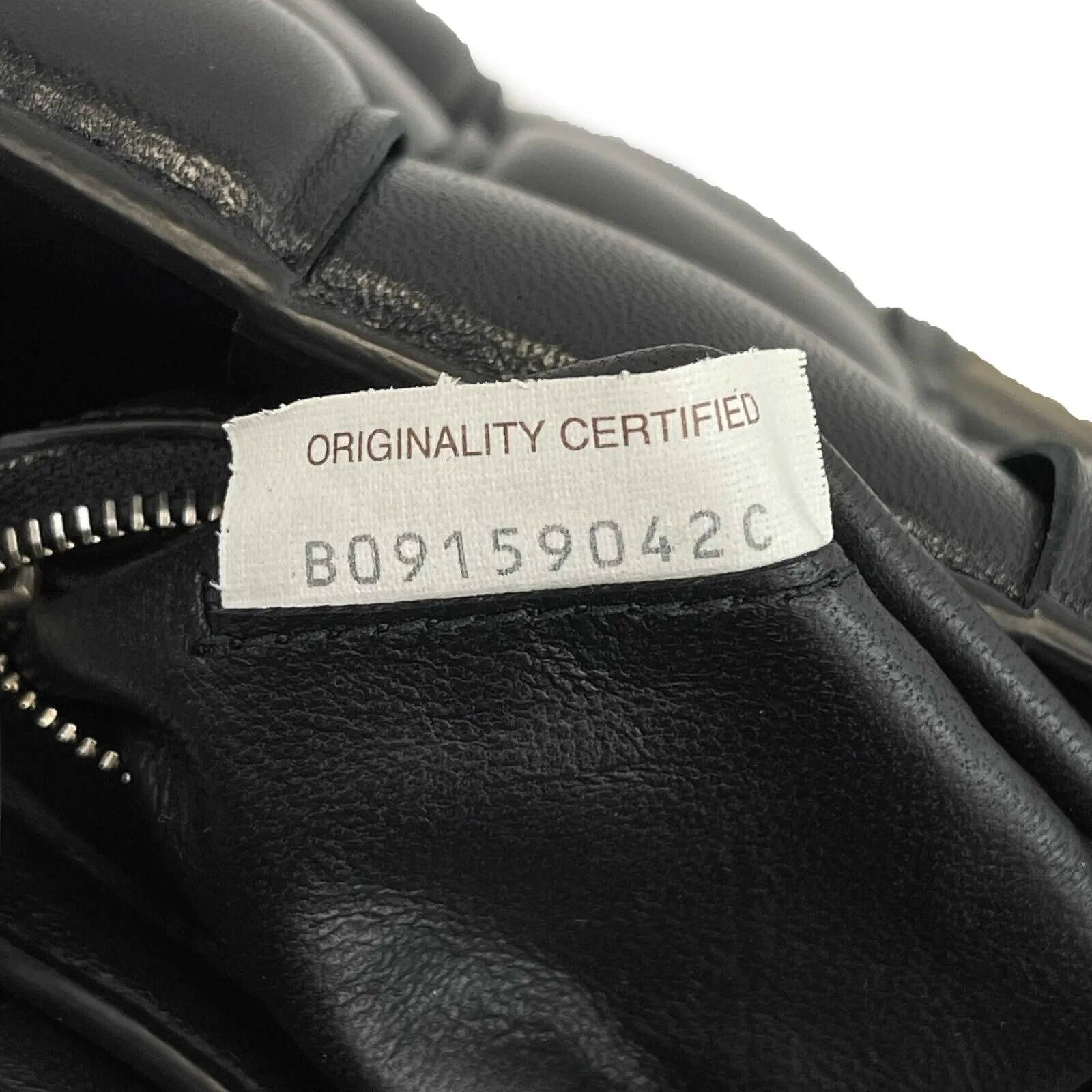 Bottega Veneta Black Chain Cassette Padded Crossbody and Shoulder Bag - Elegant Luxury Accessory