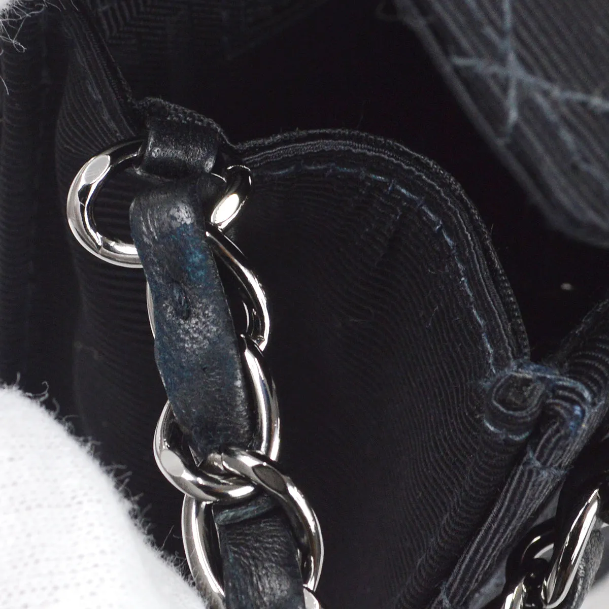 CHANEL 2004-2005 Emblem Chain Shoulder Bag Black 97457