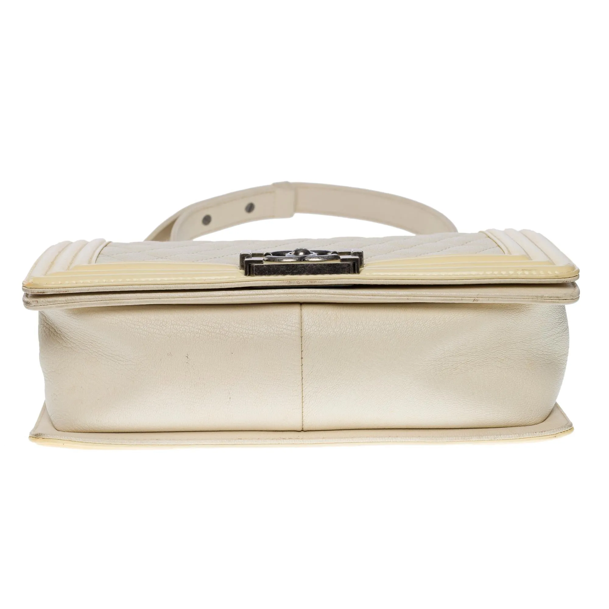 CHANEL Boy medium shoulder bag in beige caviar & Yellow patent leather, SHW