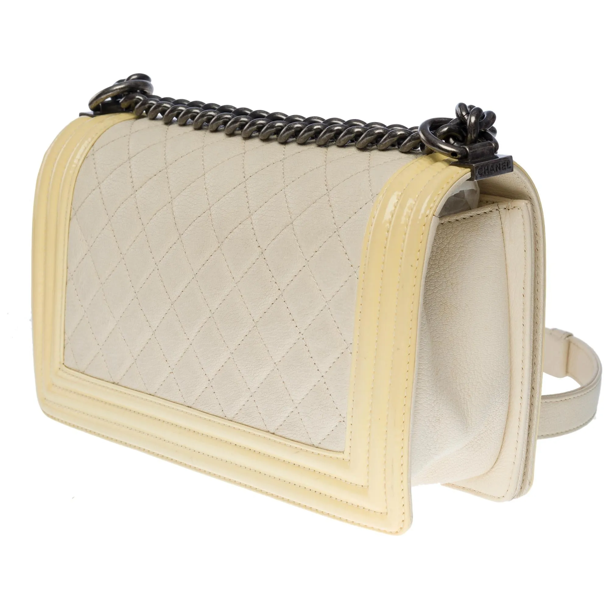 CHANEL Boy medium shoulder bag in beige caviar & Yellow patent leather, SHW