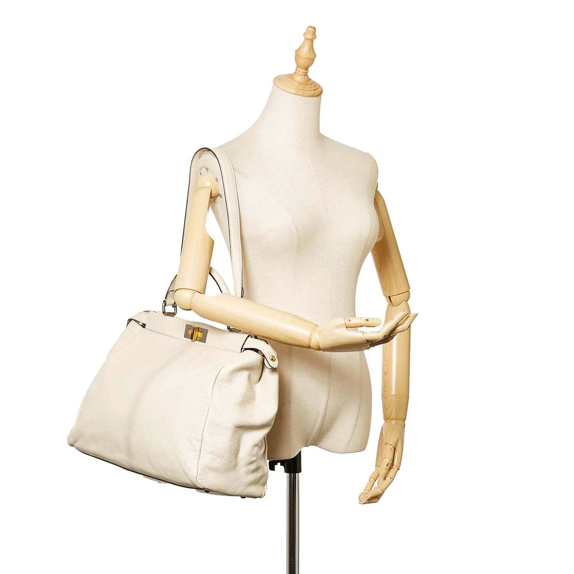 Fendi Large Peekaboo Leather Satchel (SHG-usPpvT)