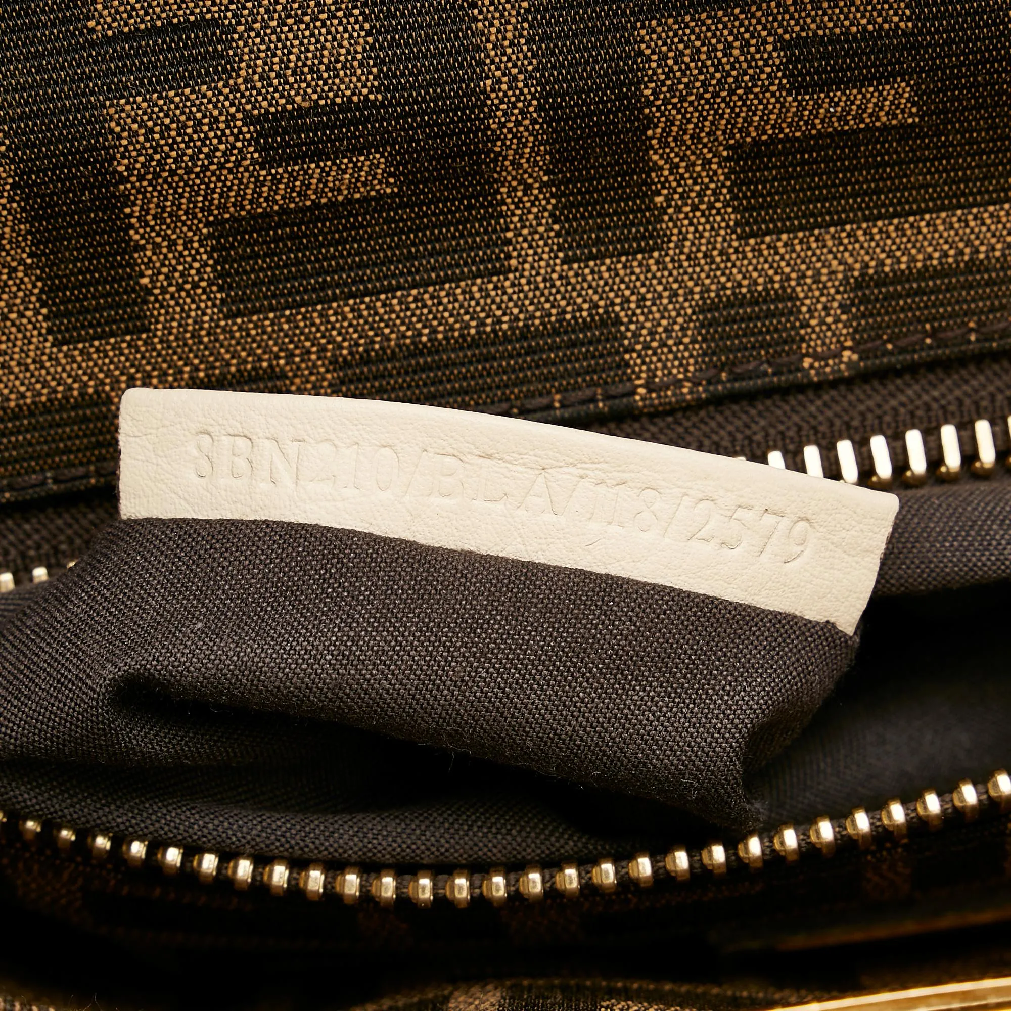 Fendi Large Peekaboo Leather Satchel (SHG-usPpvT)