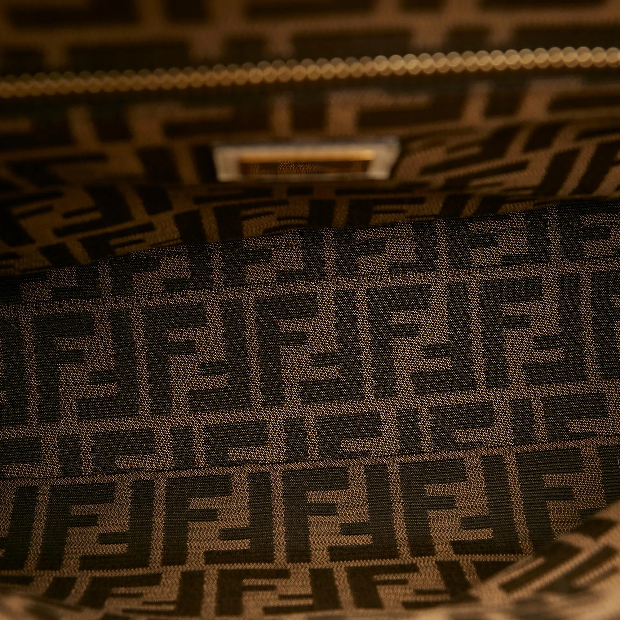 Fendi Large Peekaboo Leather Satchel (SHG-usPpvT)