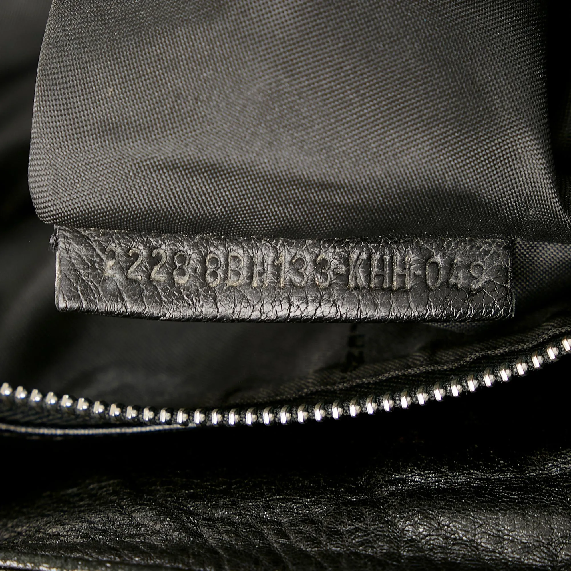 Fendi Leather Tote Bag (SHG-haxu6g)