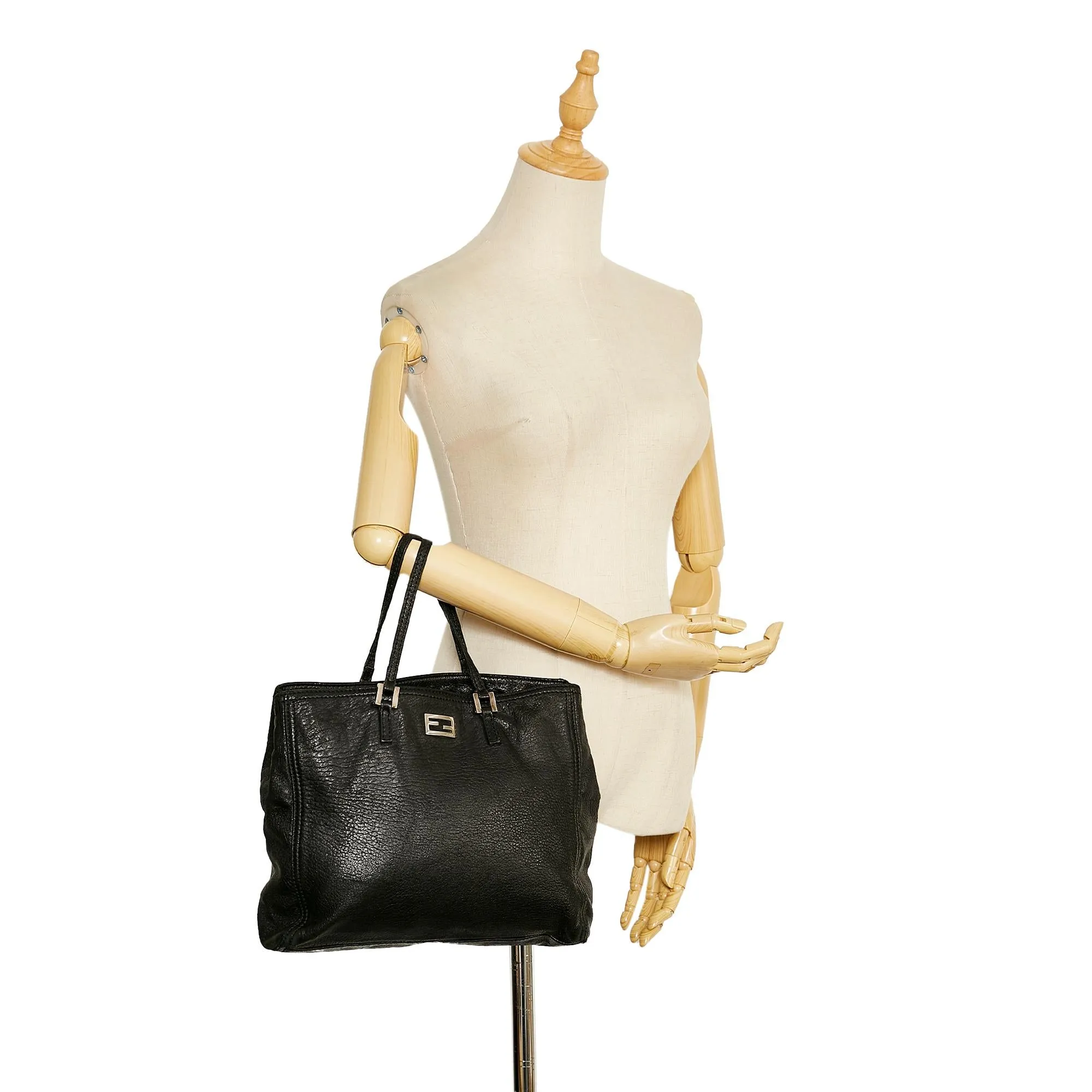 Fendi Leather Tote Bag (SHG-haxu6g)